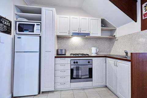 Fremantle Townhouse Unit 4 - Accommodation Sunshine Coast 8