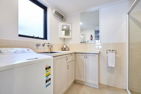 Fremantle Townhouse Unit 4 - Accommodation Sunshine Coast 9
