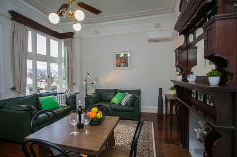 Danum House - Accommodation Sunshine Coast 4
