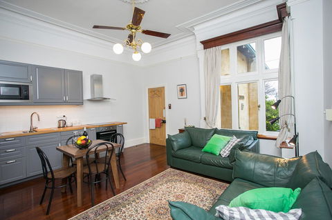 Danum House - Accommodation Sunshine Coast 11