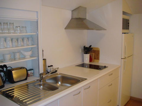 Fremantle Beach Studio - Accommodation Sunshine Coast 3