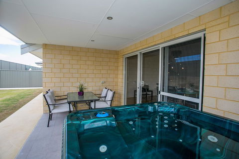 Indian Ocean Retreat - Accommodation Sunshine Coast 12