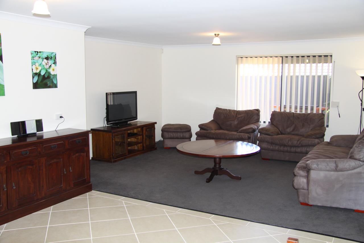 Cardup WA Accommodation Sunshine Coast