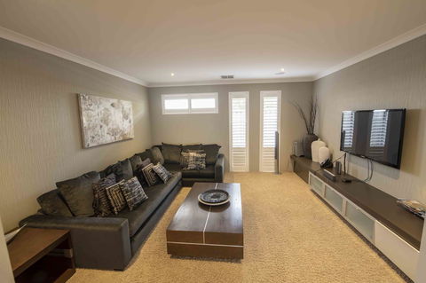 Magnificent Beach Retreat - Accommodation Sunshine Coast 22