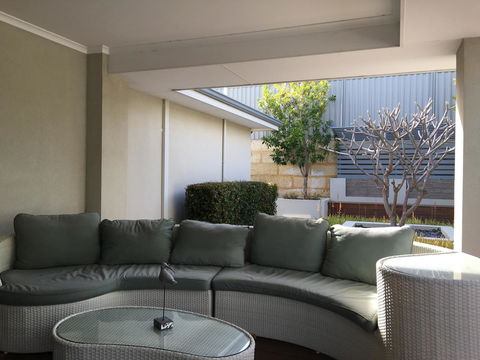 Magnificent Beach Retreat - Accommodation Sunshine Coast 35