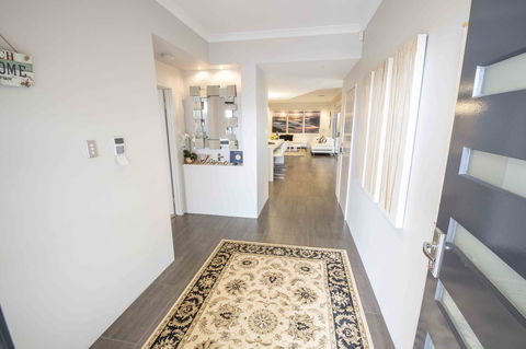 Magnificent Beach Retreat - Accommodation Sunshine Coast 5