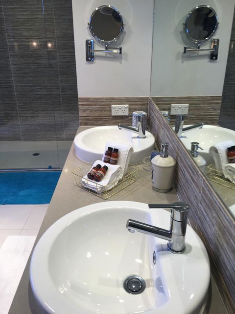 Magnificent Beach Retreat - Accommodation Sunshine Coast 39