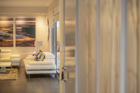 Magnificent Beach Retreat - Accommodation Sunshine Coast 25