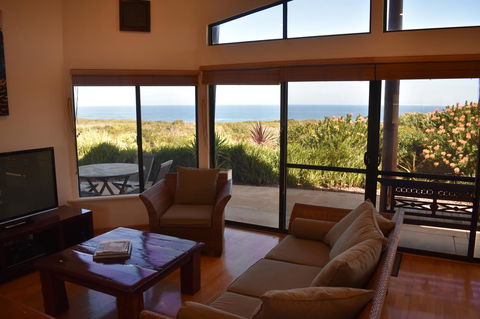 Redgate Beach Escape - Accommodation Sunshine Coast 1