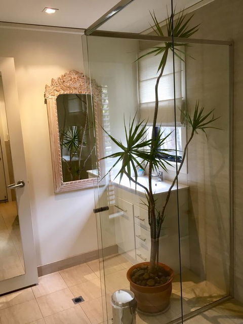DESIGNER'S STUDIO - Accommodation Sunshine Coast 14