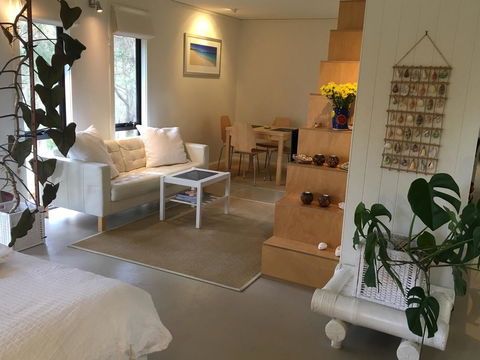 DESIGNER'S STUDIO - Accommodation Sunshine Coast 17