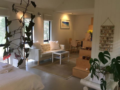 DESIGNER'S STUDIO - Accommodation Sunshine Coast 15