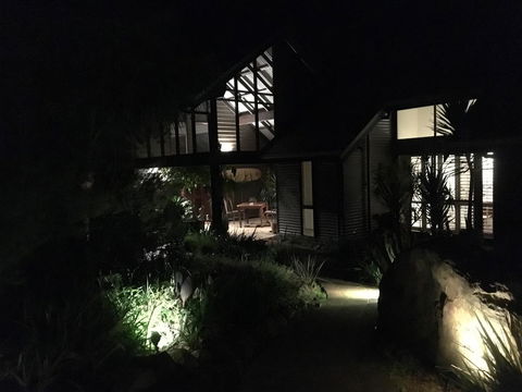 DESIGNER'S STUDIO - Accommodation Sunshine Coast 3