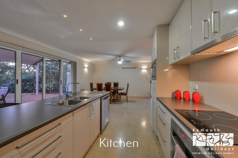 13 Learmonth Street - Close To Town Centre - Accommodation Sunshine Coast 4