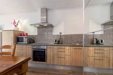 Laneway Studio, Heart Of Fremantle - Accommodation Sunshine Coast 4