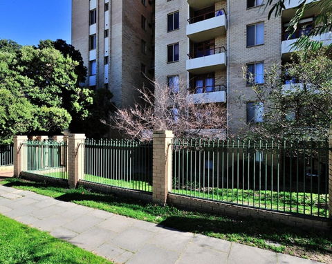 Cappuccino Delight - 1 Bedroom Central Fremantle Apartment - Accommodation Sunshine Coast 9