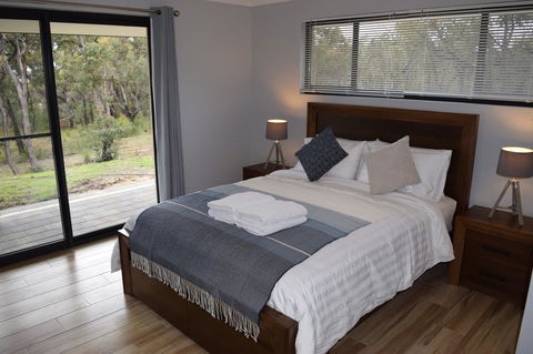 Eagle Bay House - Accommodation Sunshine Coast 0