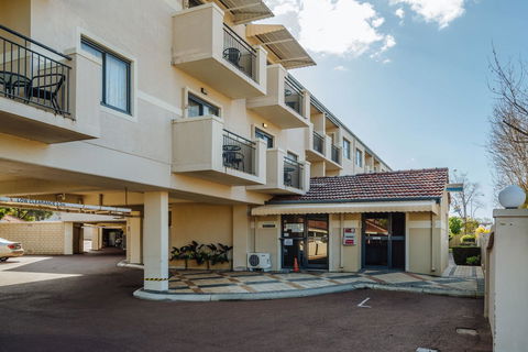 Canning Bridge Auto Lodge - Accommodation Sunshine Coast 8