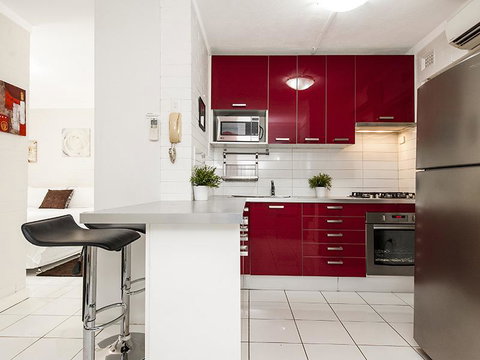 Rosalie 02 - Accommodation Sunshine Coast 4