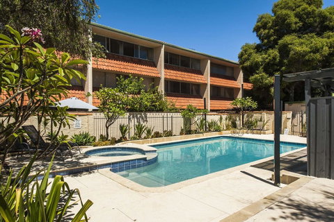 Rosalie 02 - Accommodation Sunshine Coast 18