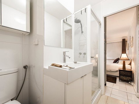 Rosalie 02 - Accommodation Sunshine Coast 13