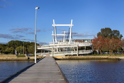 Como Executive Apartment - Accommodation Sunshine Coast 25