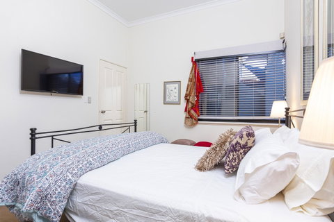 Como Executive Apartment - Accommodation Sunshine Coast 7