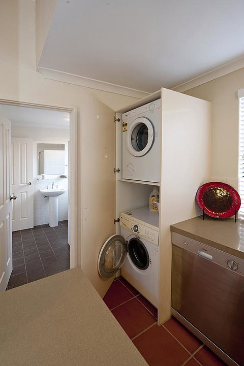 Como Executive Apartment - Accommodation Sunshine Coast 14