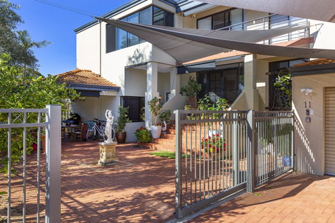 Como Executive Apartment - Accommodation Sunshine Coast 1