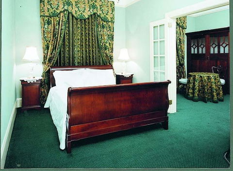 Clifton Motel & Grittleton Lodge - Accommodation Sunshine Coast 2