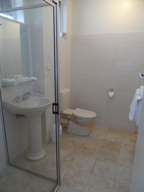 Clifton Motel & Grittleton Lodge - Accommodation Sunshine Coast 24