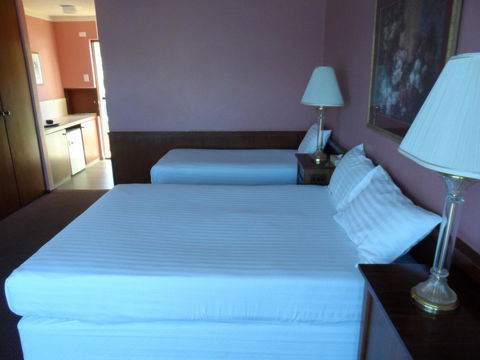 Clifton Motel & Grittleton Lodge - Accommodation Sunshine Coast 18