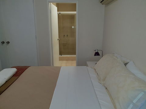 Superb 2 BR East Perth Riverside Apartment Location Comfort And Space 45 - Accommodation Sunshine Coast 9