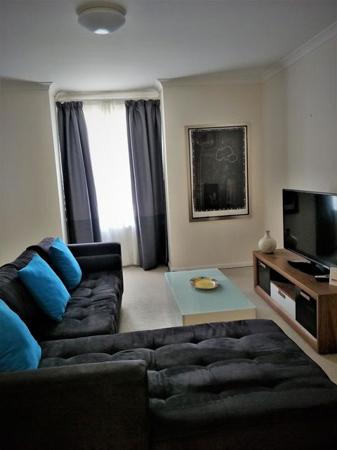 Superb 2 BR East Perth Riverside Apartment Location Comfort And Space 45 - Accommodation Sunshine Coast 14