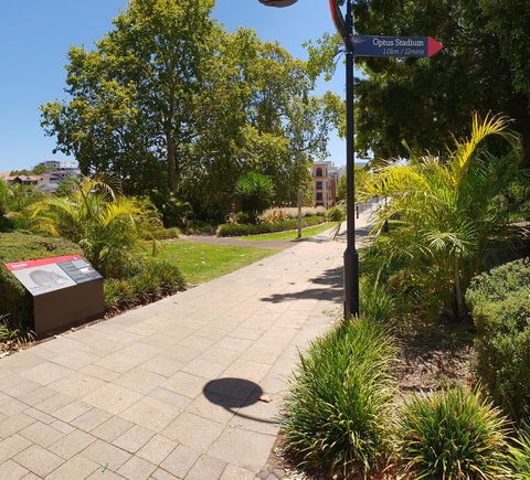 Superb 2 BR East Perth Riverside Apartment Location Comfort And Space 45 - Accommodation Sunshine Coast 3