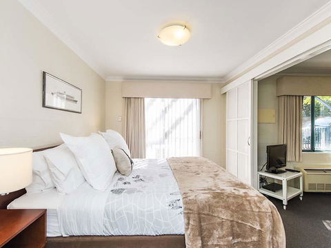 Subiaco Village 28 - Accommodation Sunshine Coast 7