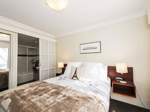 Subiaco Village 28 - Accommodation Sunshine Coast 10