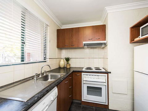 Subiaco Village 28 - Accommodation Sunshine Coast 13