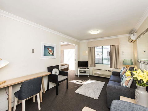 Subiaco Village 28 - Accommodation Sunshine Coast 6