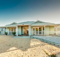Blue Sky Escapes The Lookout Lancelin - Accommodation Sunshine Coast