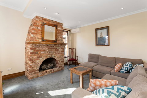 100 On South Callan Apartments - Accommodation Sunshine Coast 1
