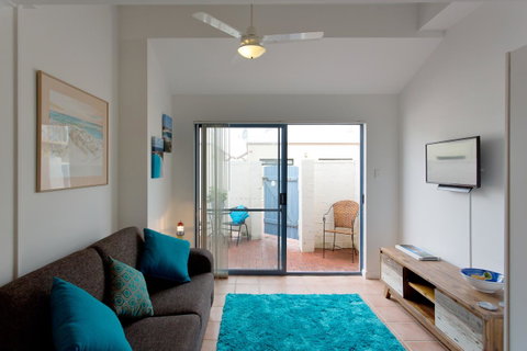 Life's A Beach! Fremantle - Accommodation Sunshine Coast 4
