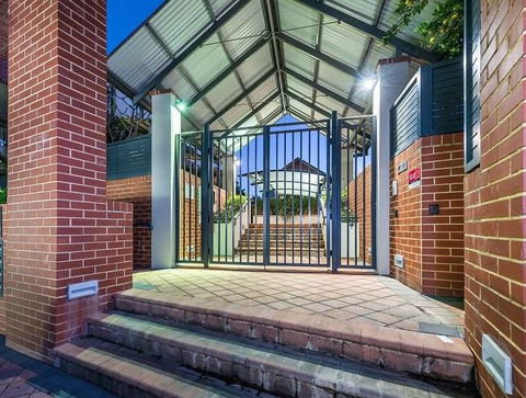 Subiaco Emporium Apartment - Accommodation Sunshine Coast 6