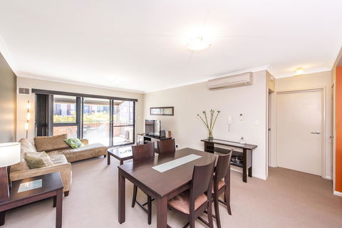 Subiaco Emporium Apartment - Accommodation Sunshine Coast 26