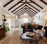 Maison Magnolia - Spacious Cozy Town House - Accommodation Sunshine Coast