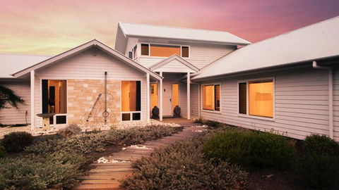 The White House At Wallcliffe Farms - Accommodation Sunshine Coast 1