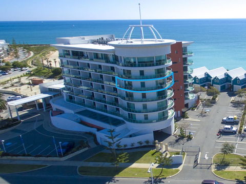 A 406 FANTASTIC OCEAN BEACH And MARINA VIEW APT - MANDURAH - Accommodation Sunshine Coast 24