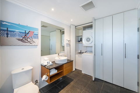 A 406 FANTASTIC OCEAN BEACH And MARINA VIEW APT - MANDURAH - Accommodation Sunshine Coast 15
