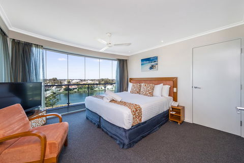 A 406 FANTASTIC OCEAN BEACH And MARINA VIEW APT - MANDURAH - Accommodation Sunshine Coast 12