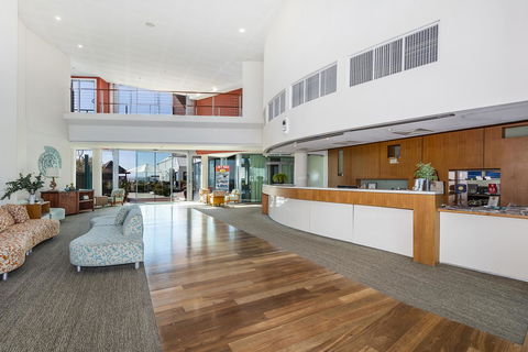 A 406 FANTASTIC OCEAN BEACH And MARINA VIEW APT - MANDURAH - Accommodation Sunshine Coast 6